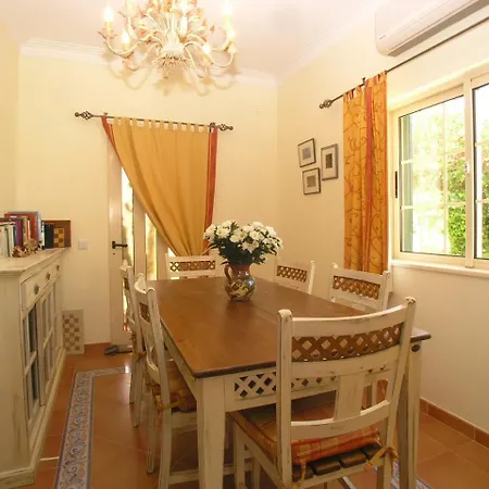 Sleeps 8 Pool Wifi Villa