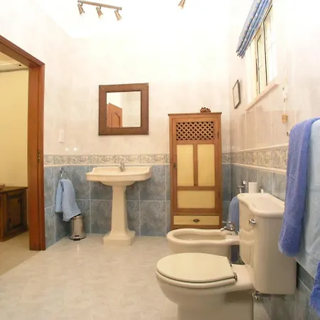 Sleeps 8 Pool Wifi * Gale de Cima